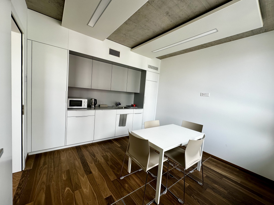 127m² office