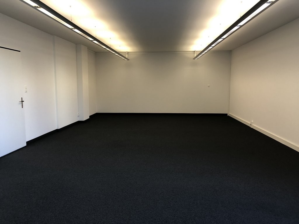 67m² office
