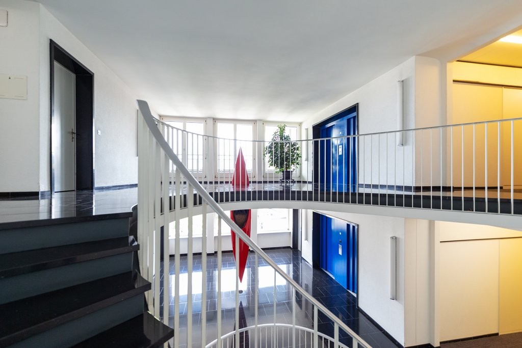 67m² office