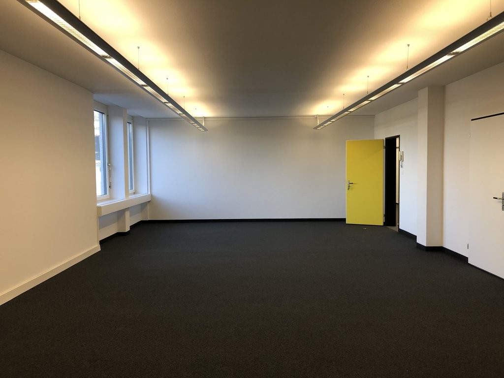 67m² office