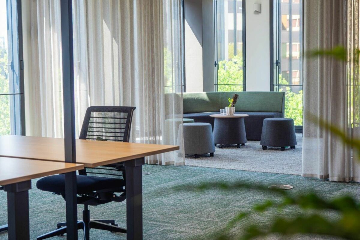 2500m² office