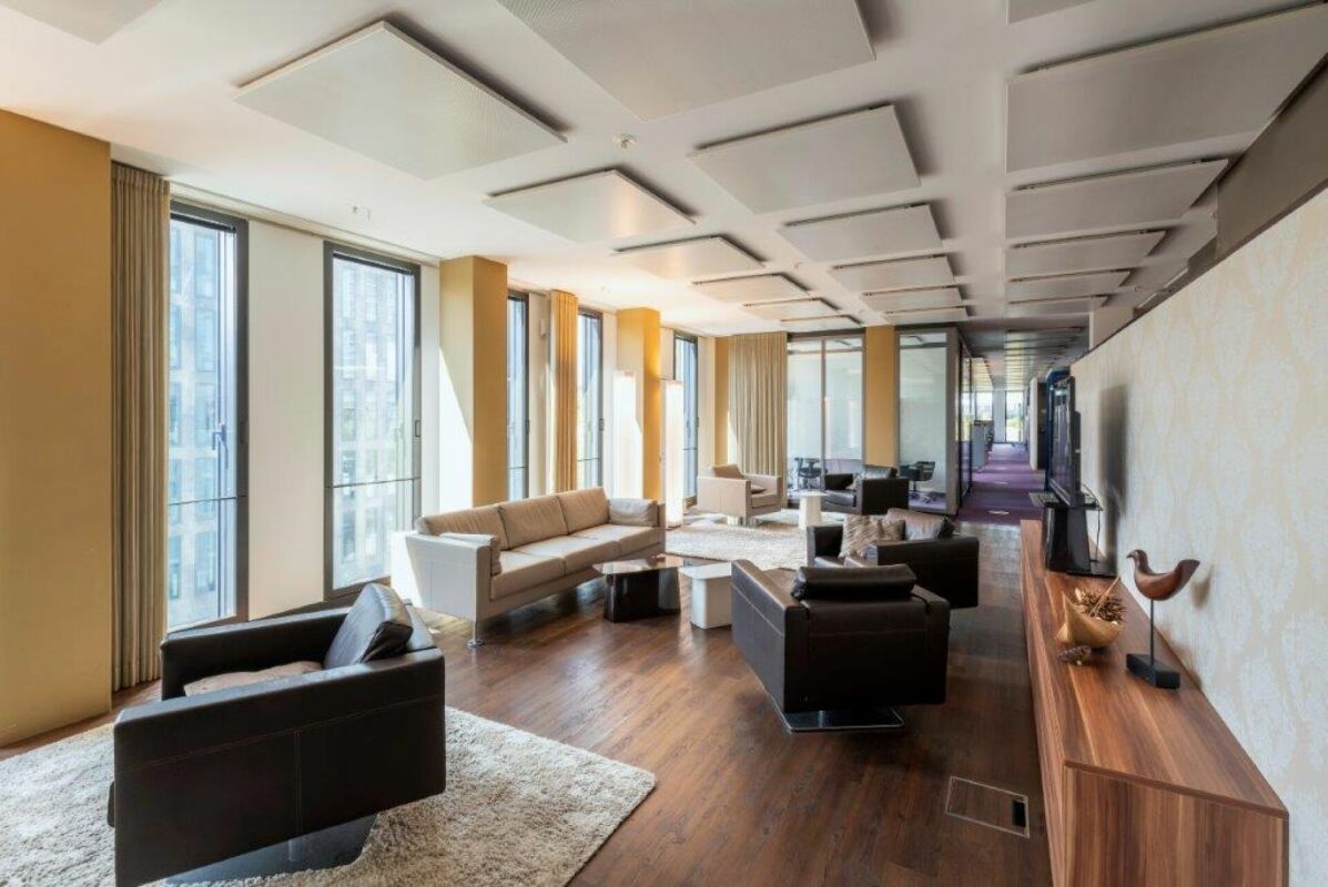 2500m² office