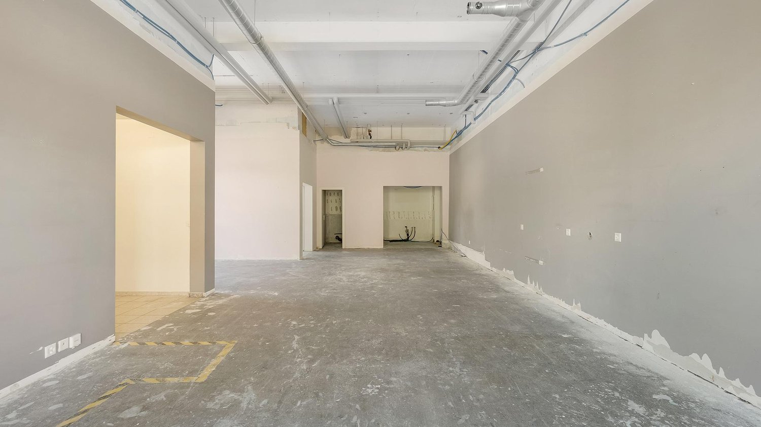 104m² office