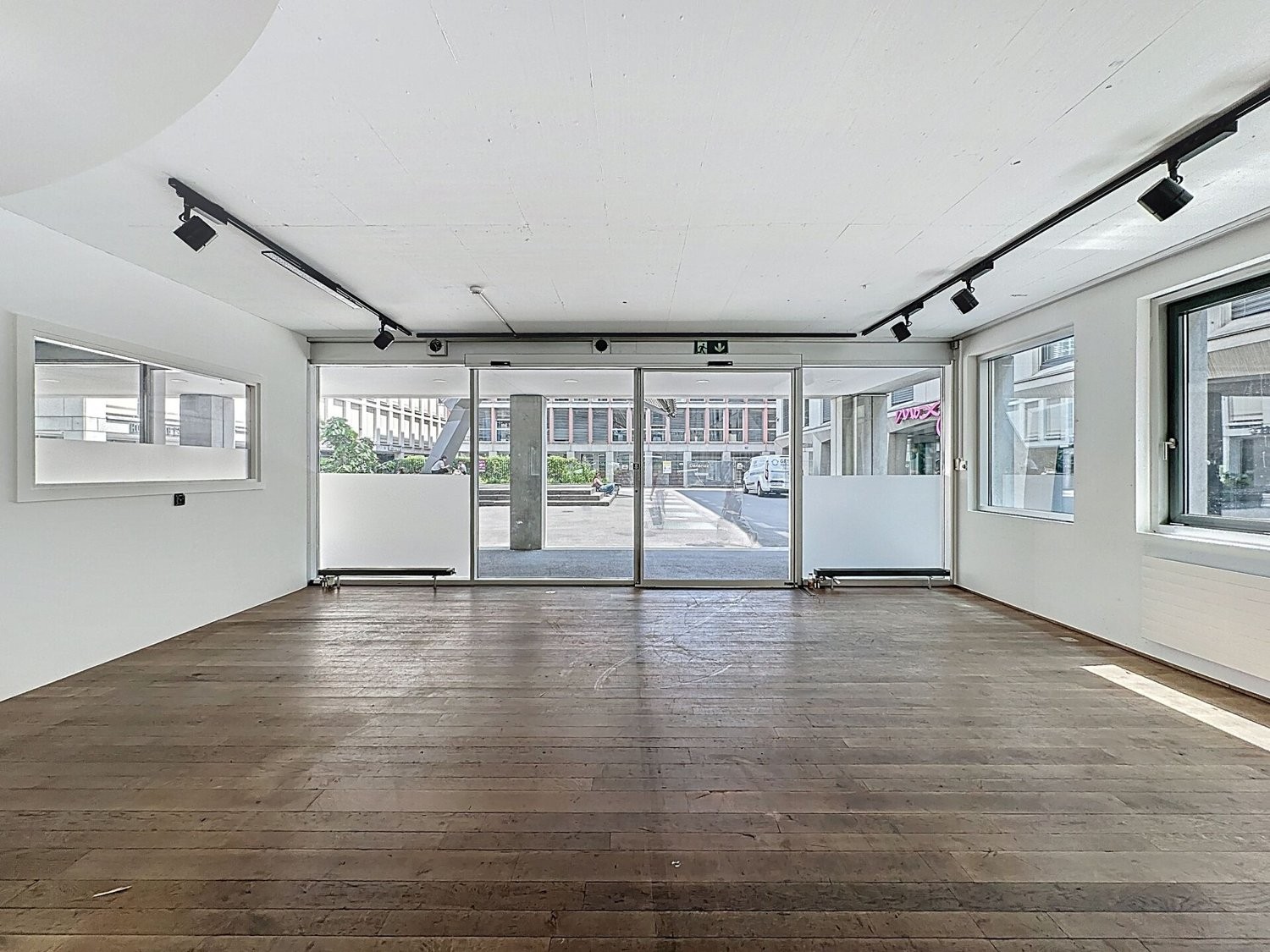 380m² Laden, Foto 1 von 9