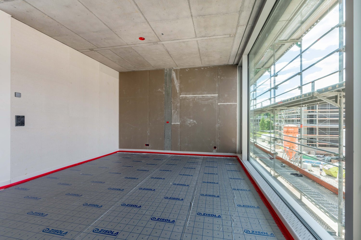 70m² office