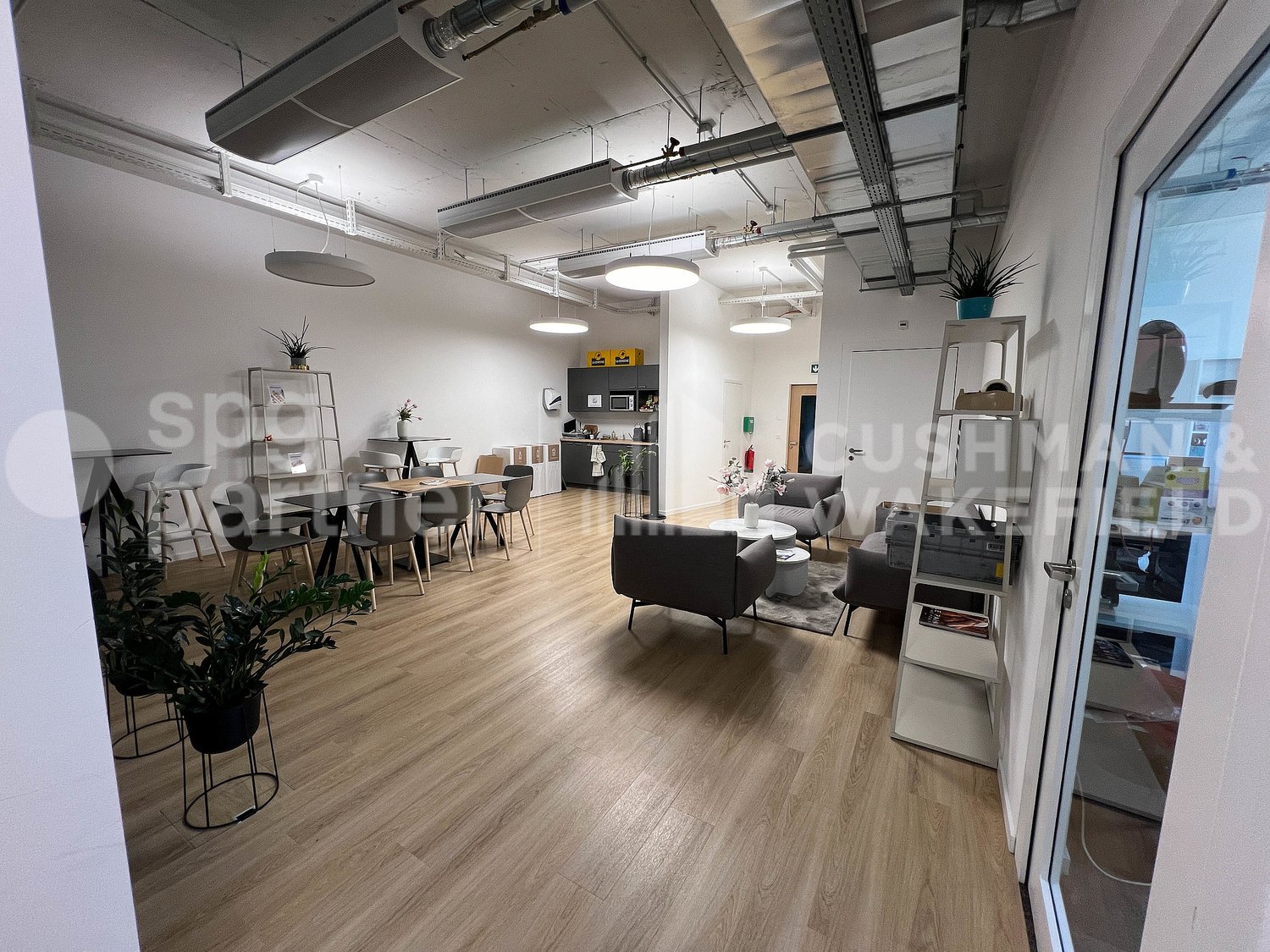298m² Büro
