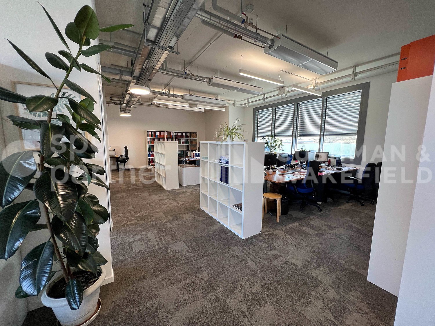 298m² Büro