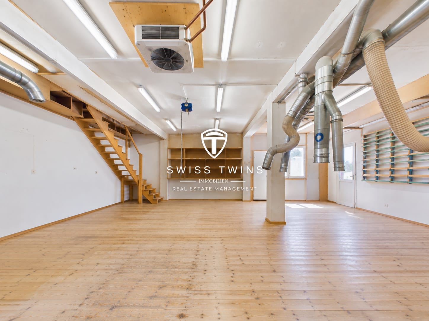 301m² workshop