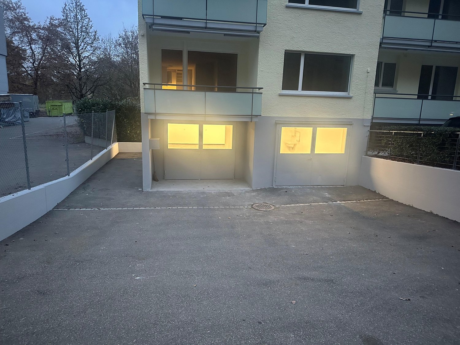 100m² commercial