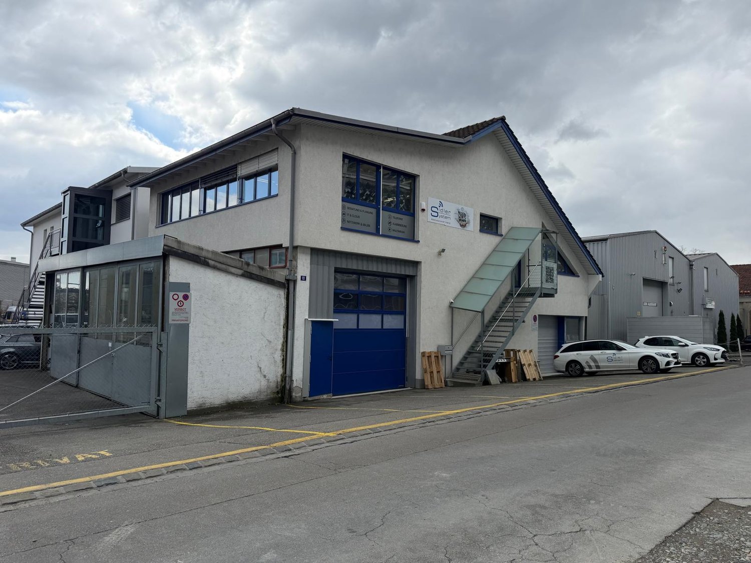 200m² commercial, Foto 1 von 4