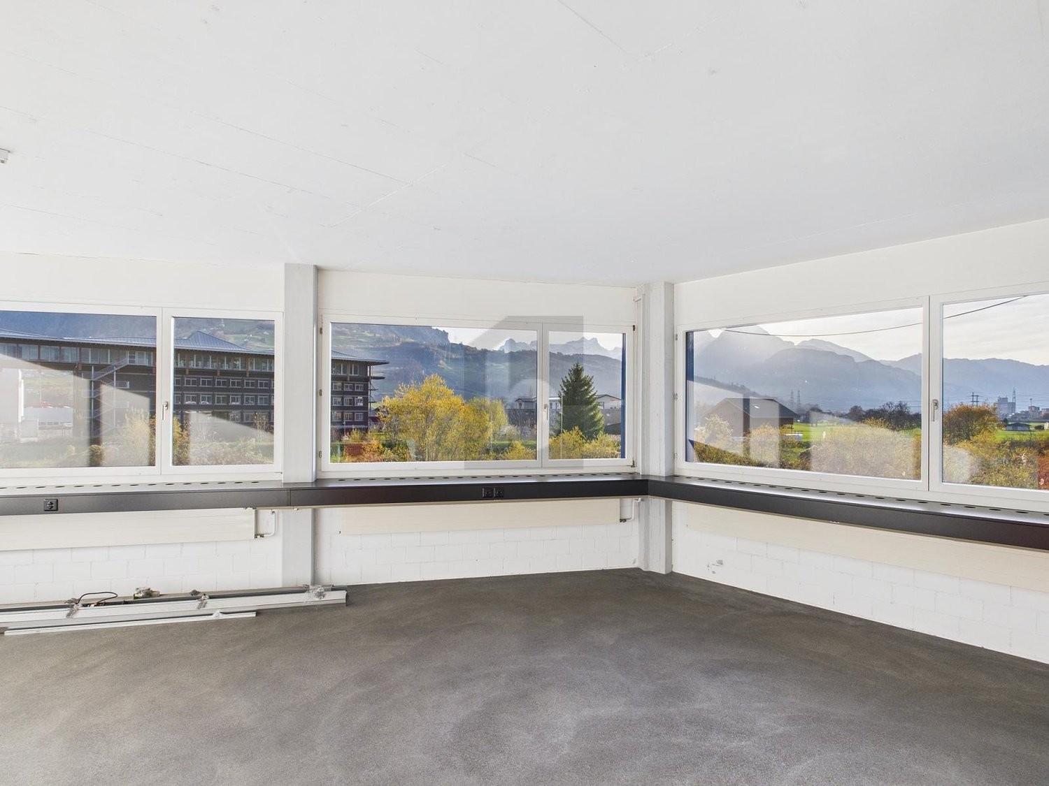 131m² office