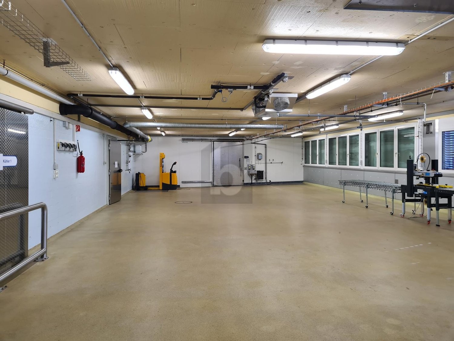 100m² storage room, Foto 1 von 2