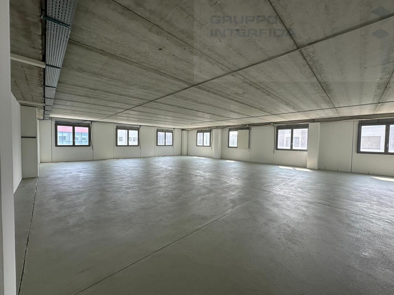 385m² Büro, Foto 4 von 8