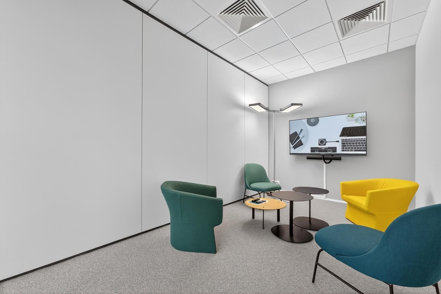 1600m² office