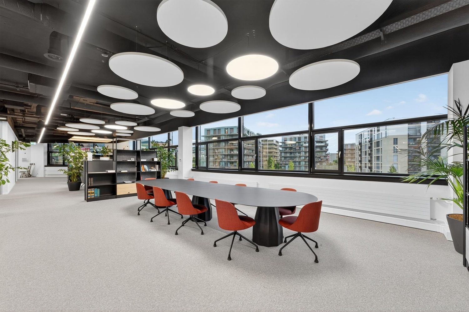 1600m² office