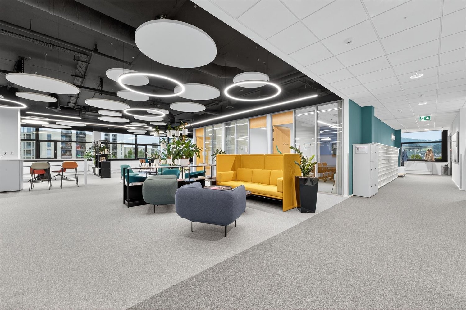 1600m² office