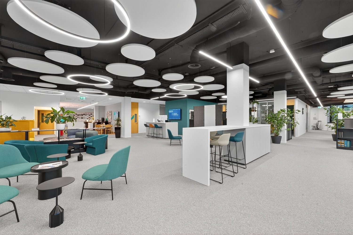 1600m² office