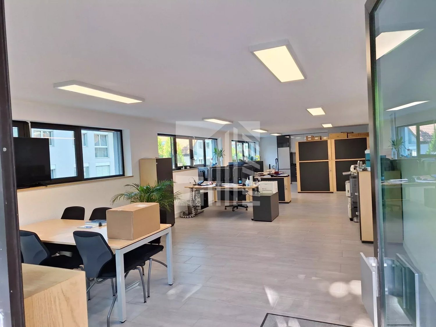 70m² Laden, Foto 1 von 10