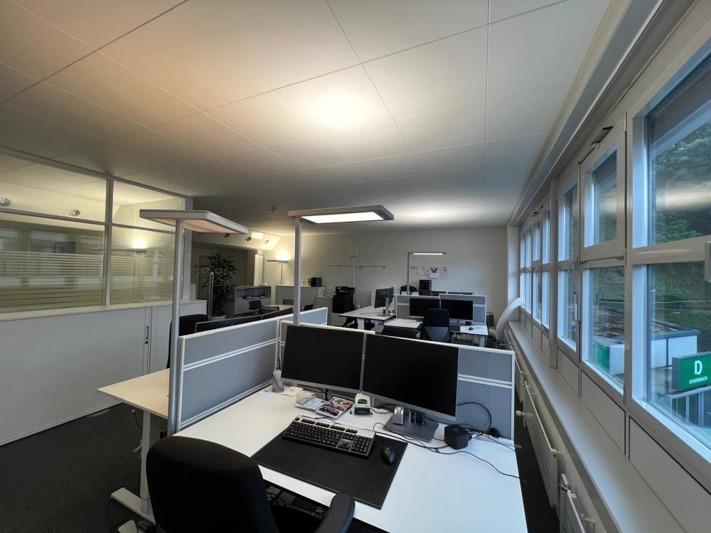 75m² office