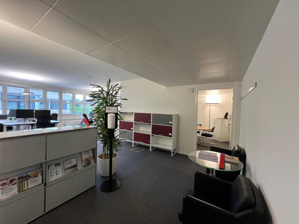 75m² office