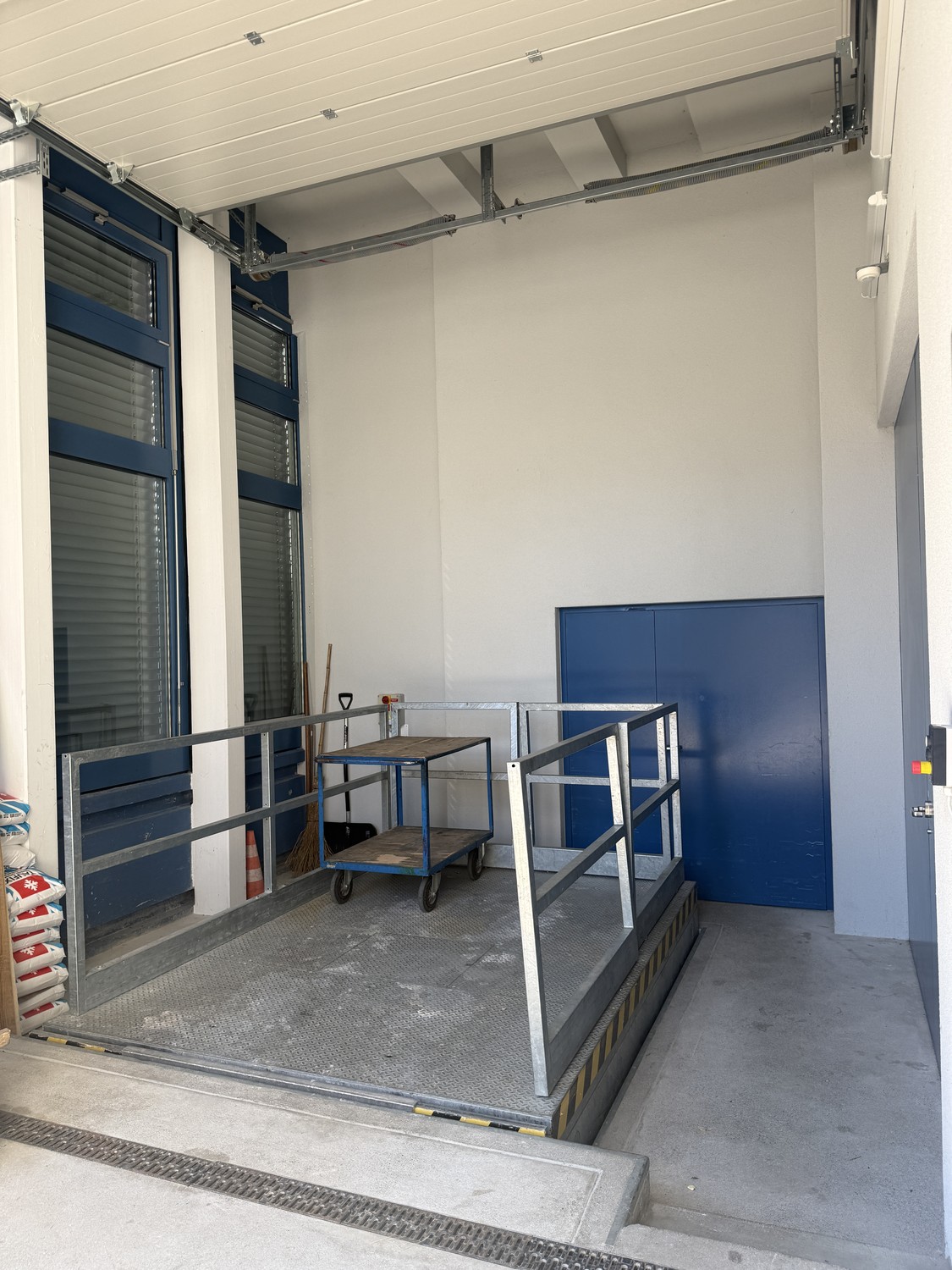 71m² office
