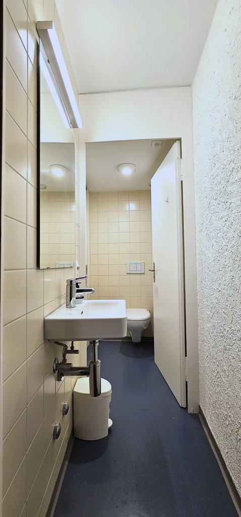 60m² office