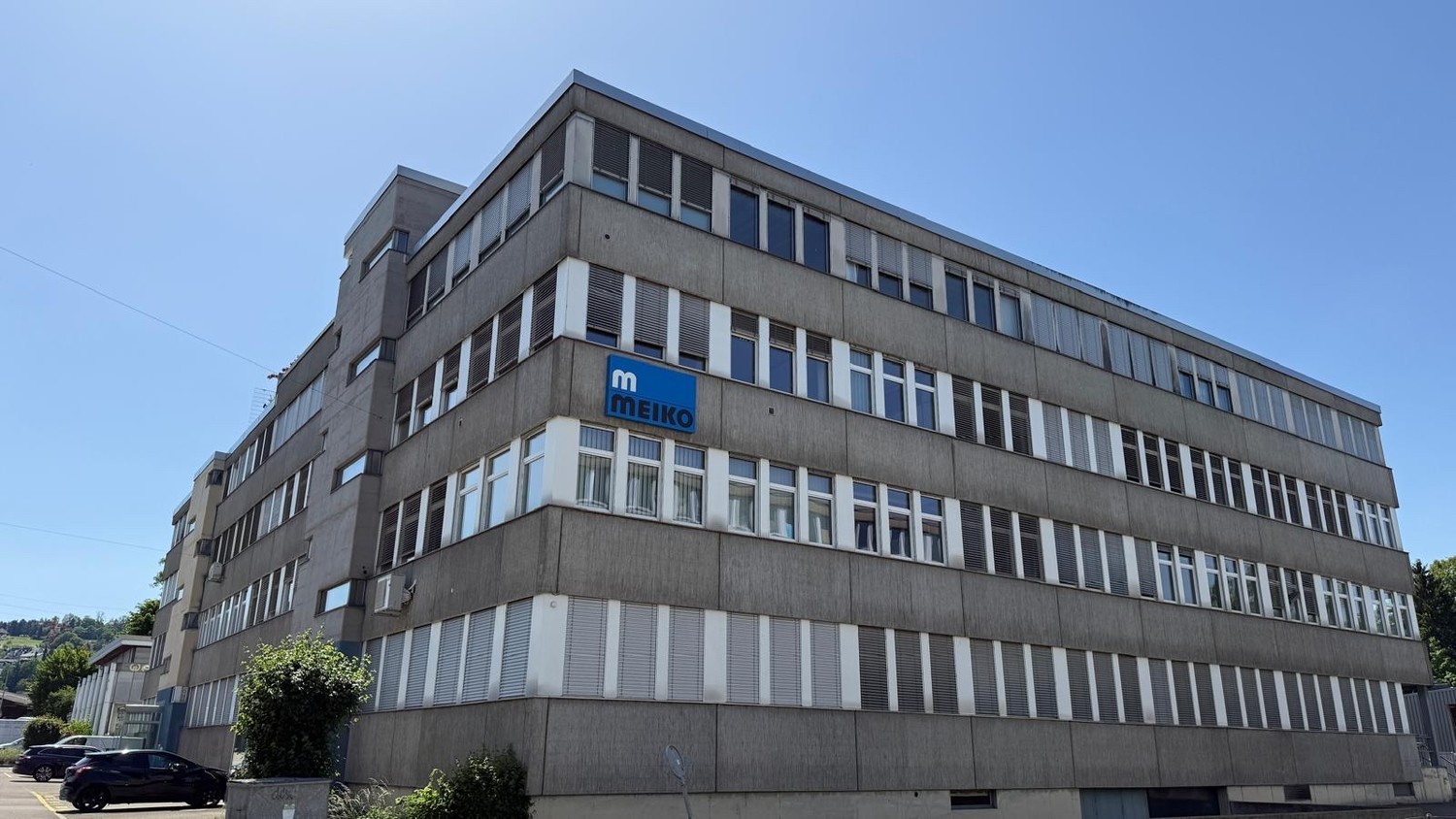 800m² commercial