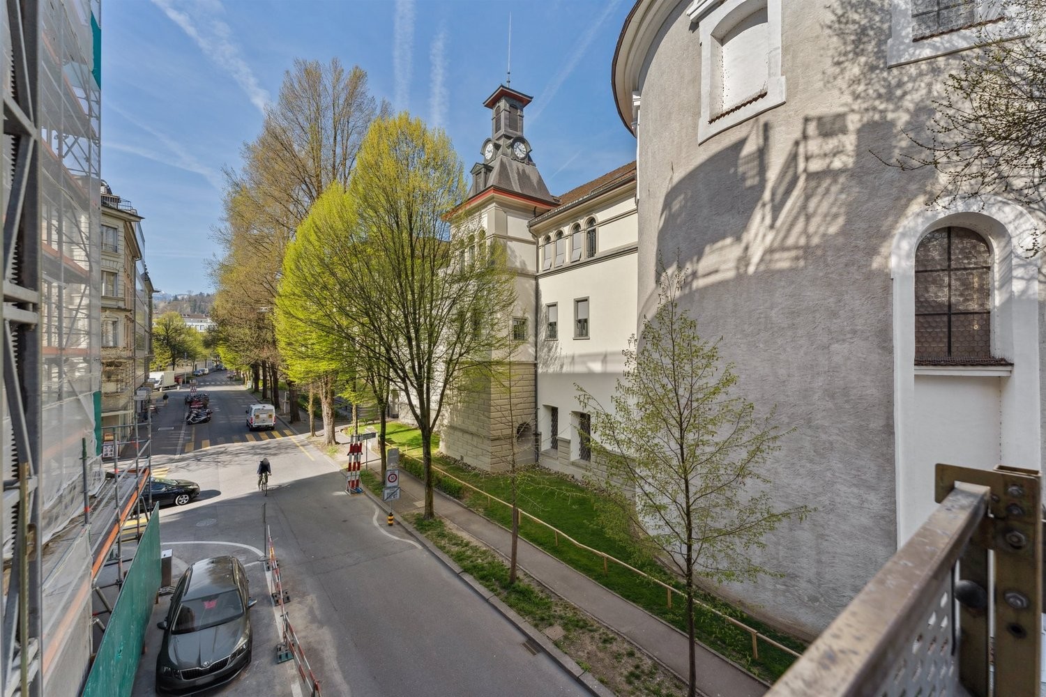188m² office