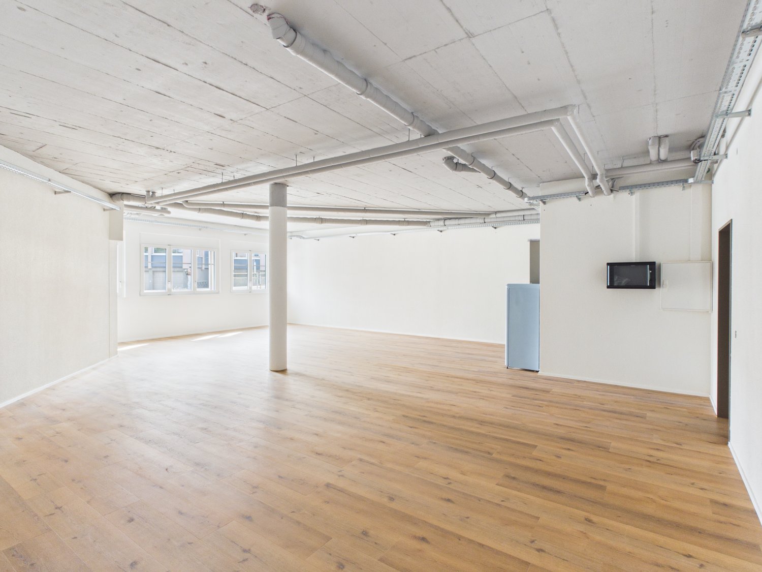 104m² office