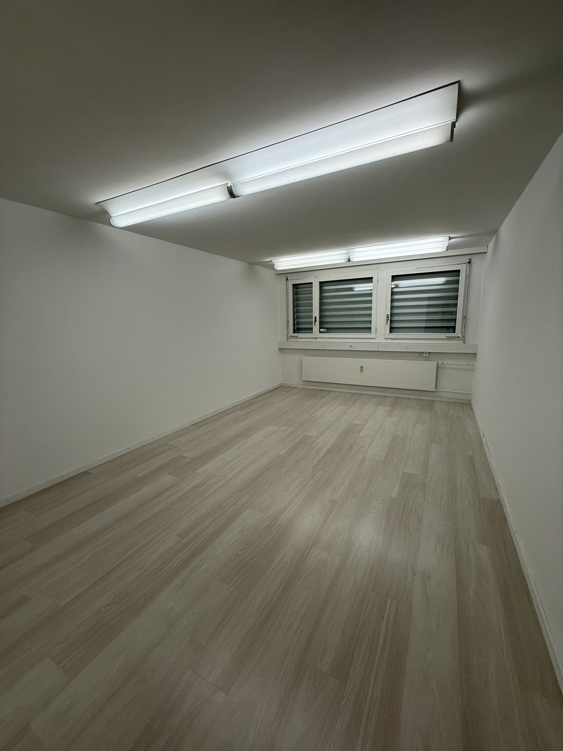 128m² commercial, photo 5 sur 8