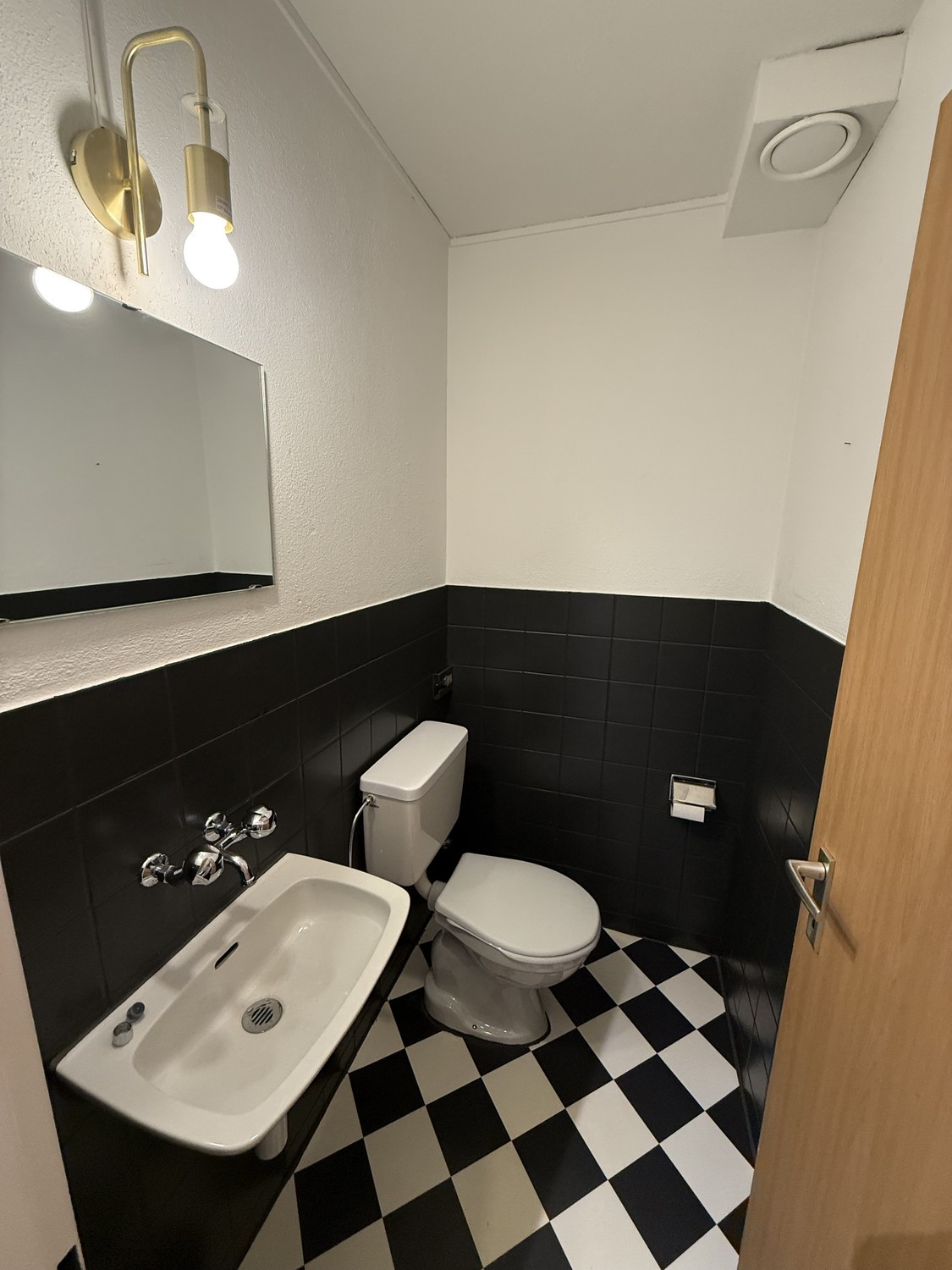 128m² commercial, photo 7 sur 8