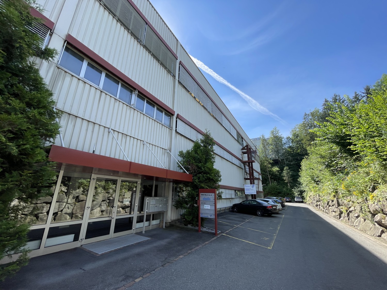 300-1240m² commercial