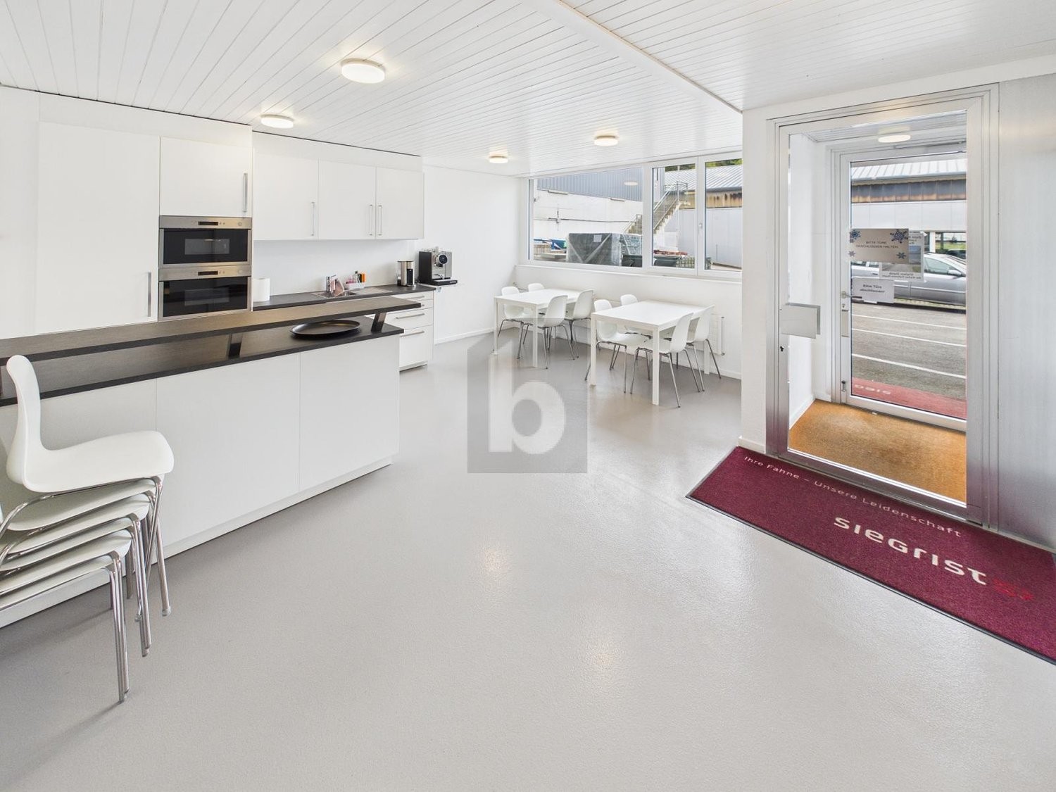 155m² office