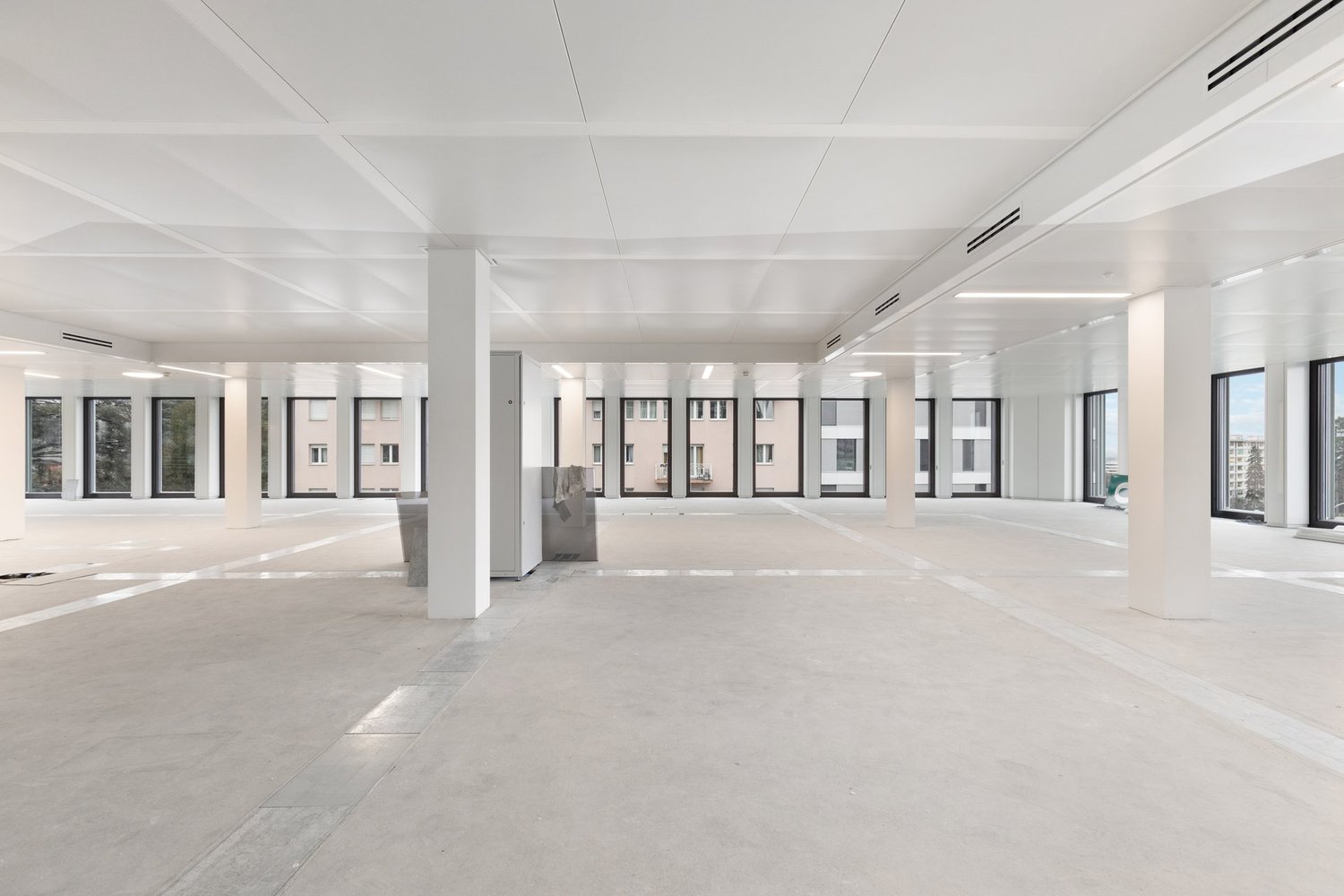 257m² Büro, Foto 2 von 3