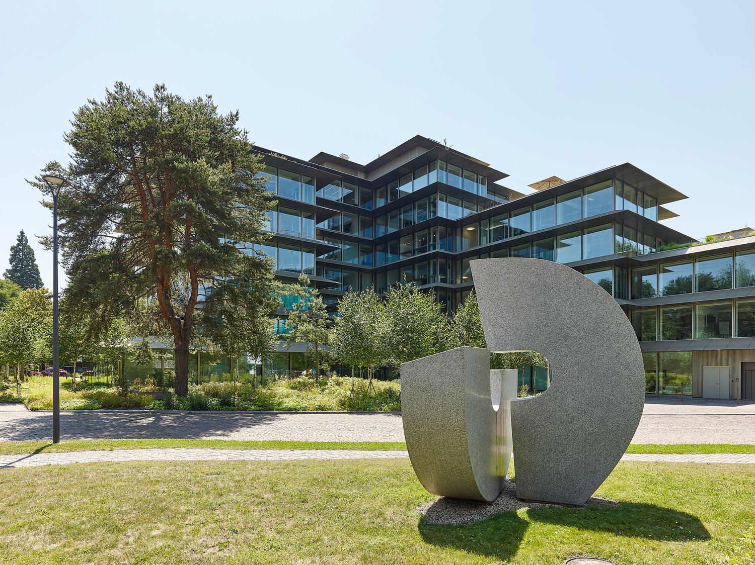 1451m² office