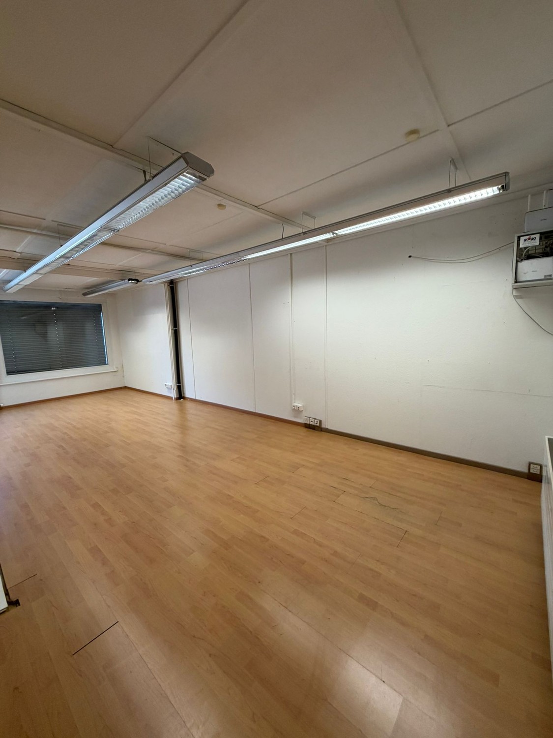 240m² shop, Foto 5 von 10