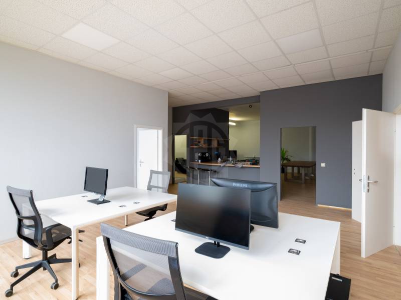 348m² Büro