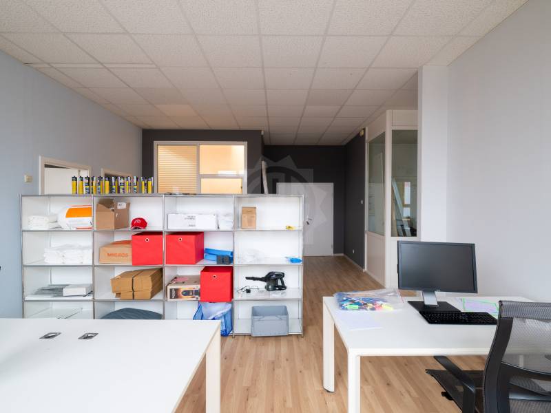 348m² Büro
