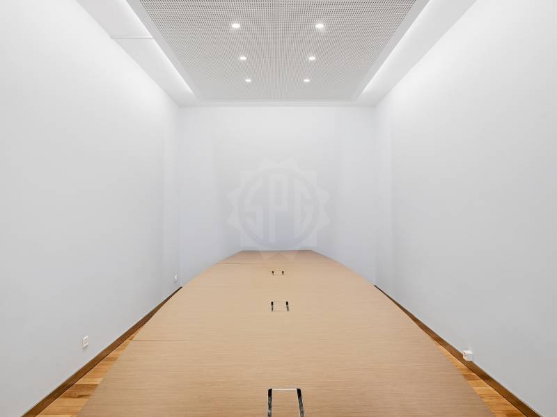348m² Büro