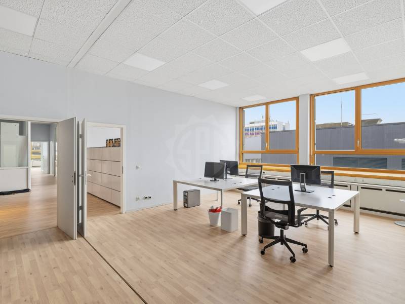 348m² Büro
