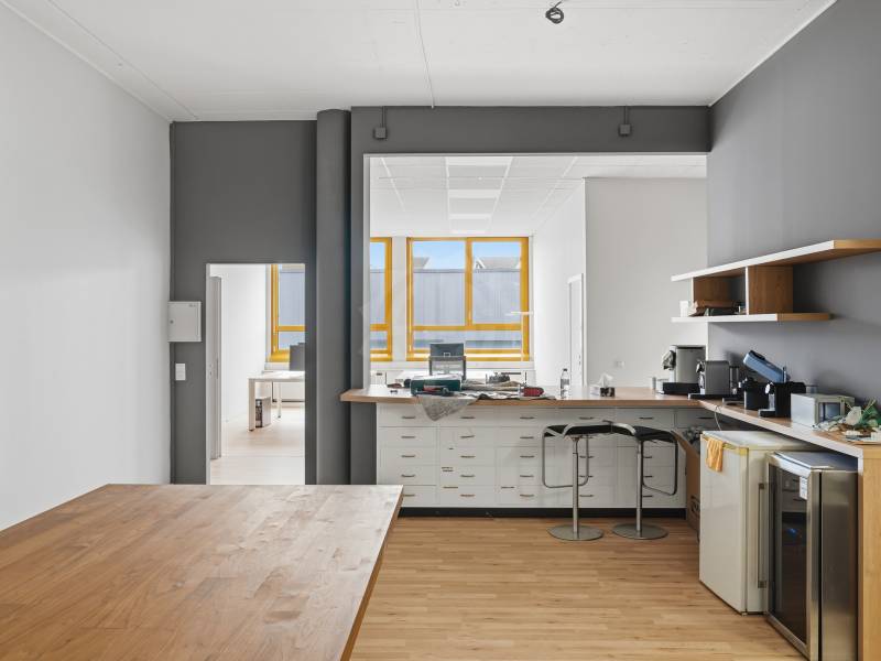 348m² Büro