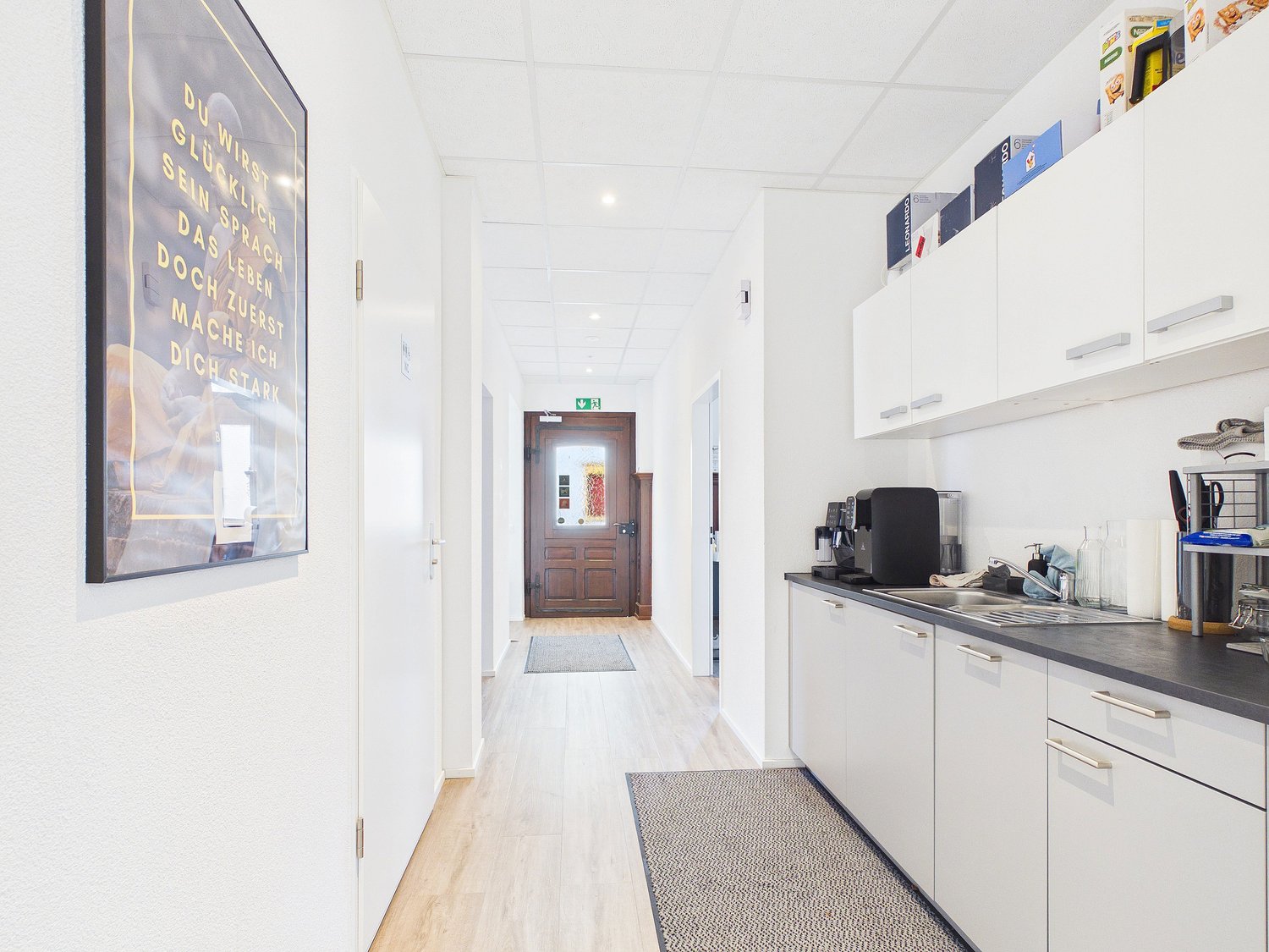 140m² office