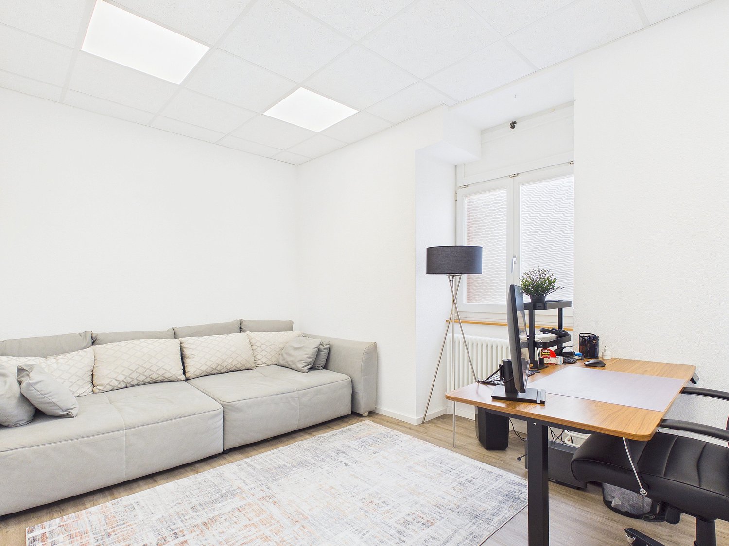 140m² office