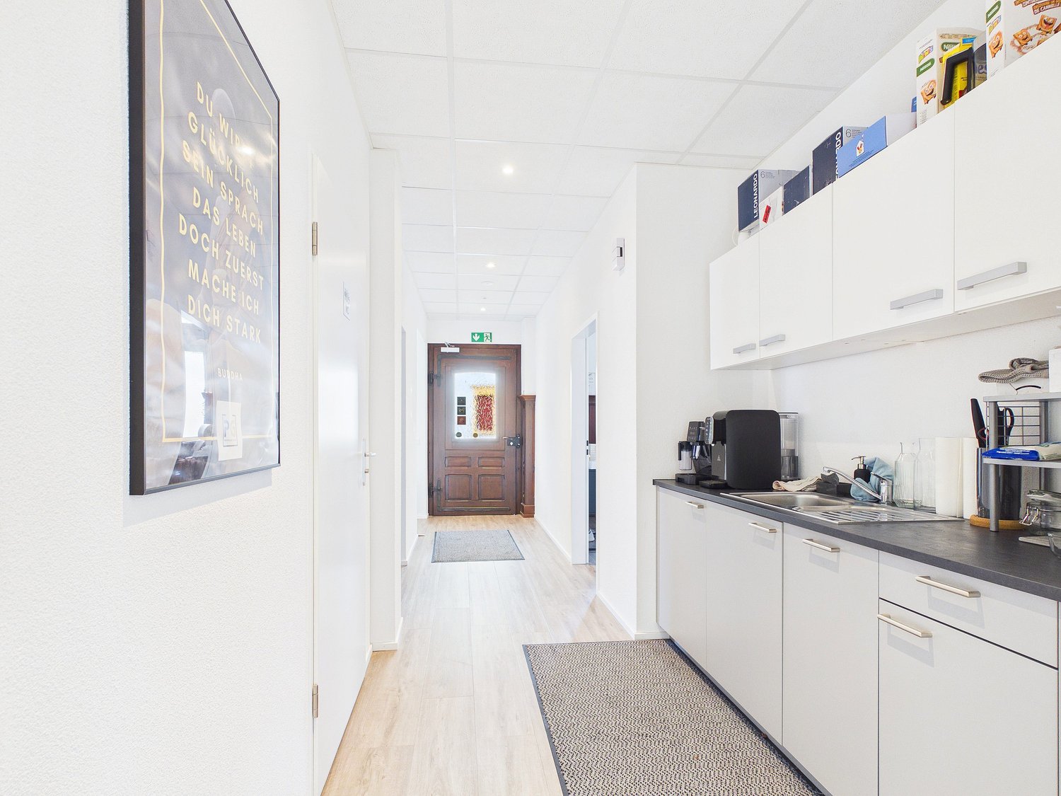 140m² office