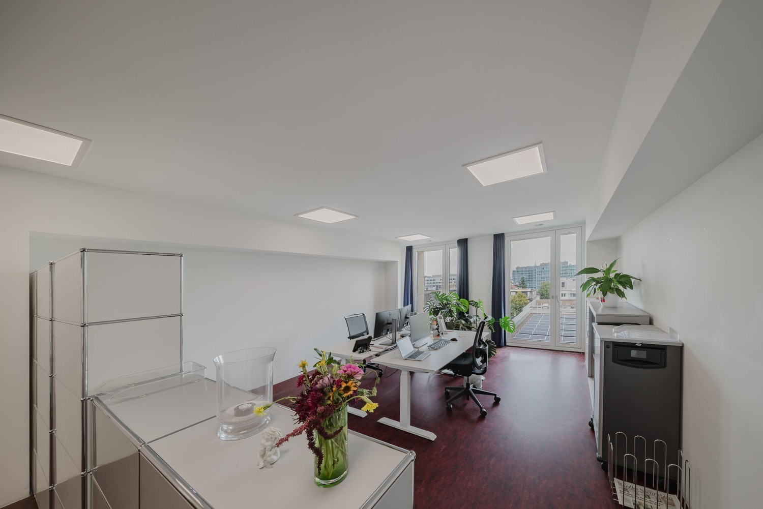 447m² office