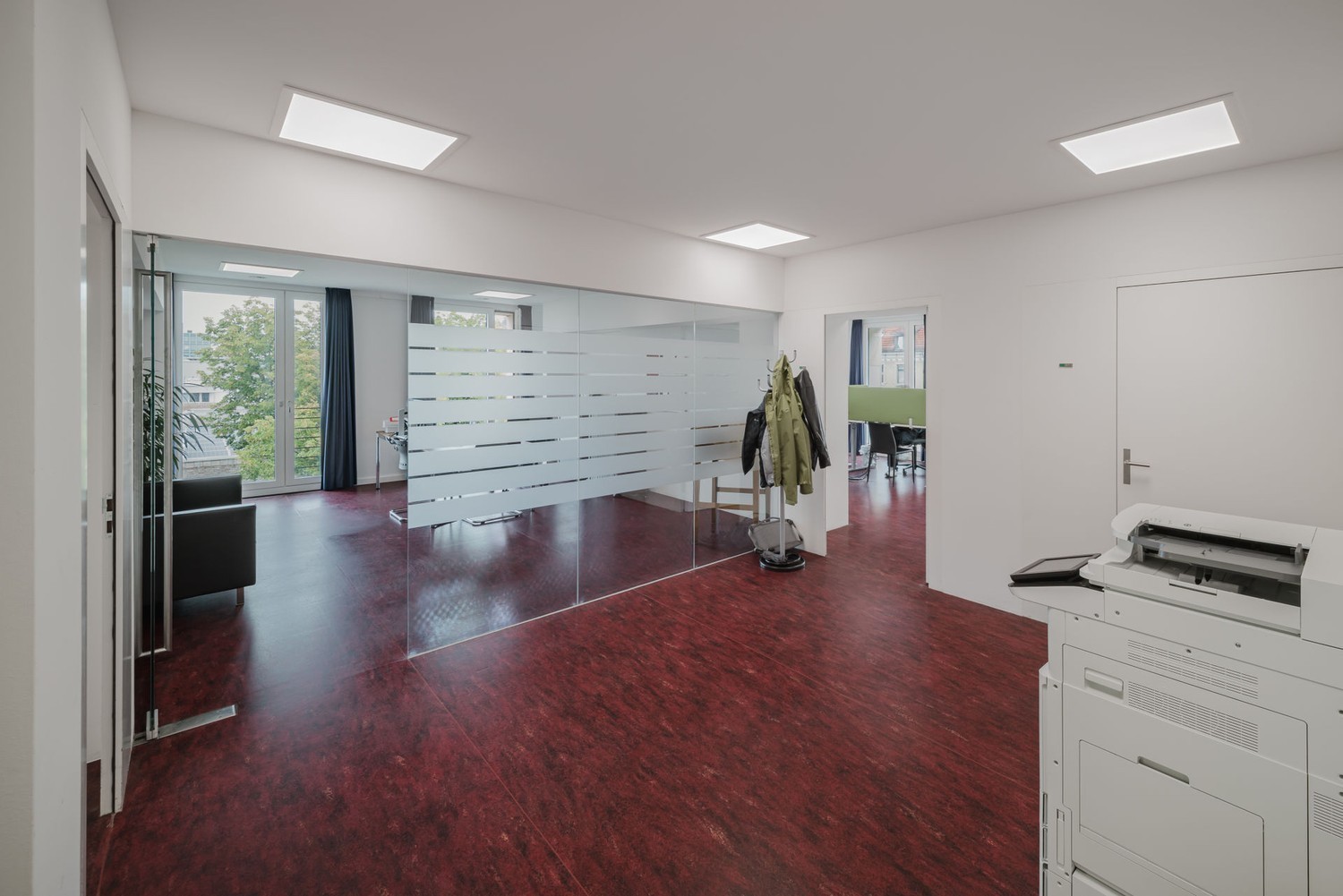 447m² office