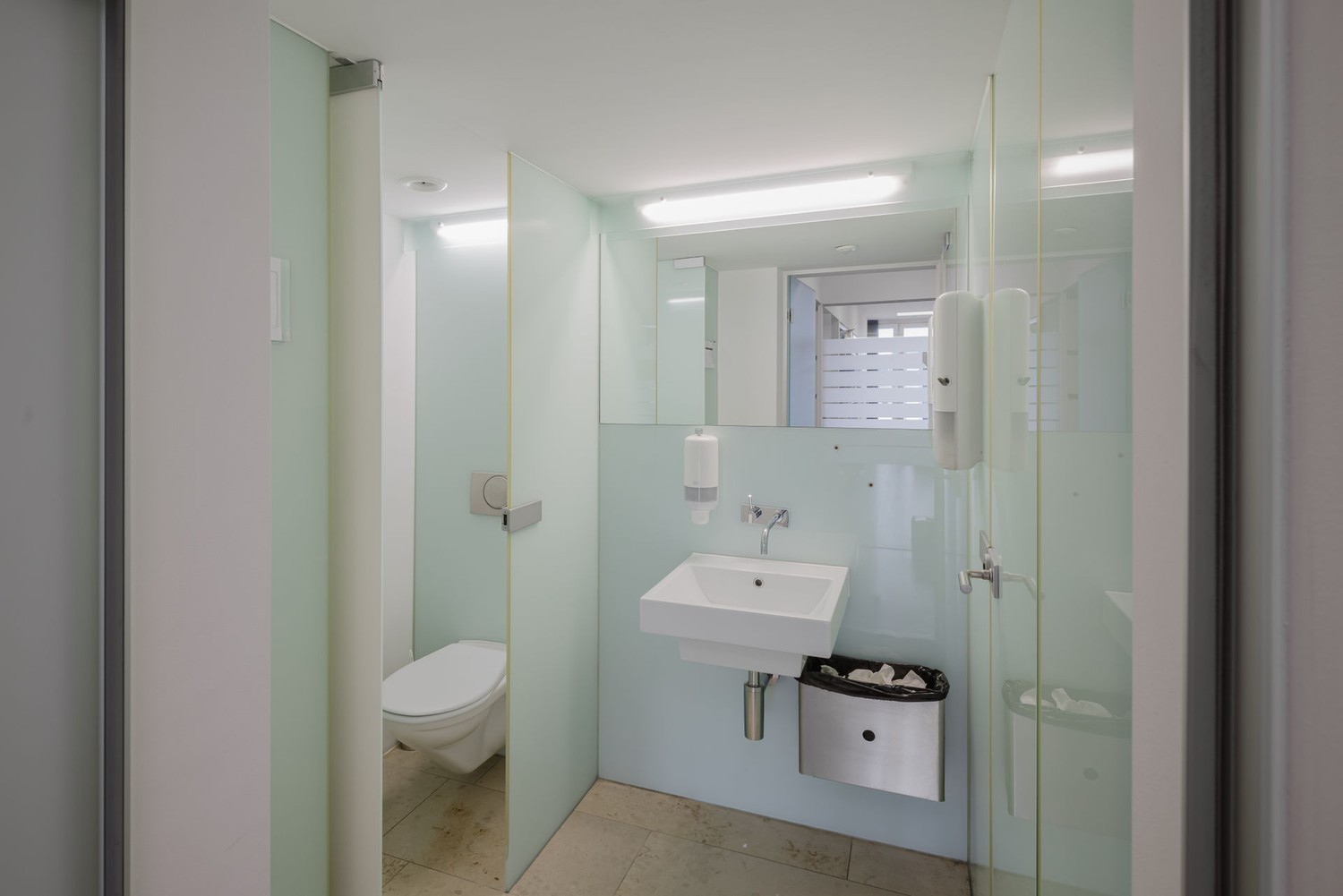 447m² office