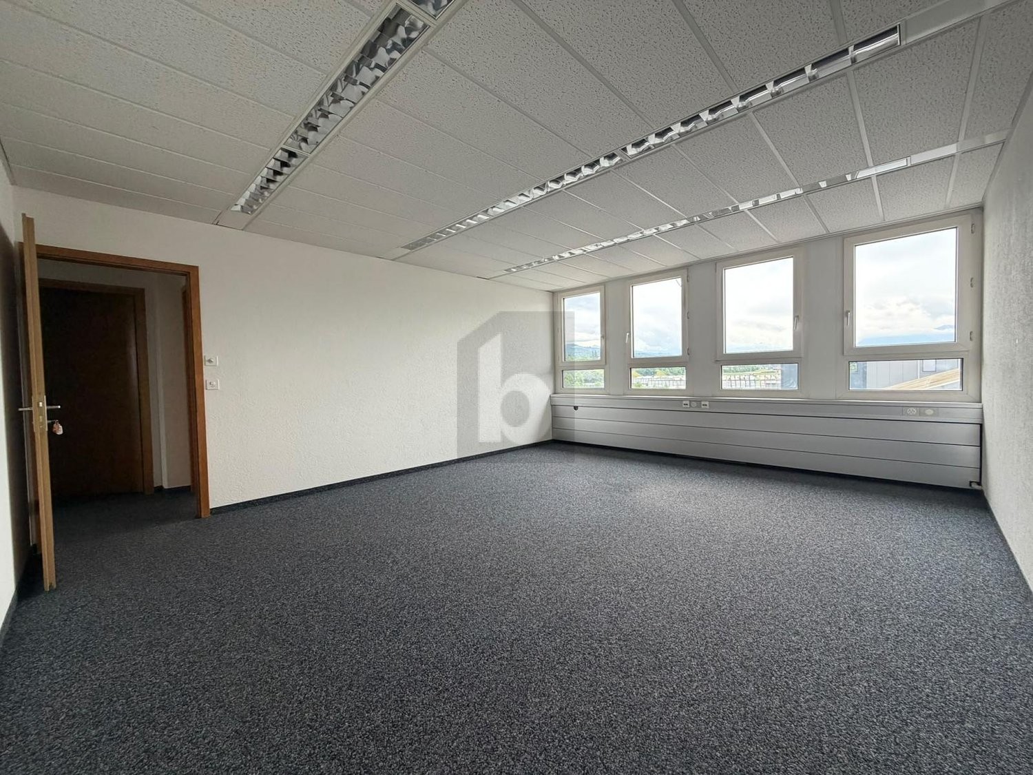Ufficio di 180m², foto 3 di 4