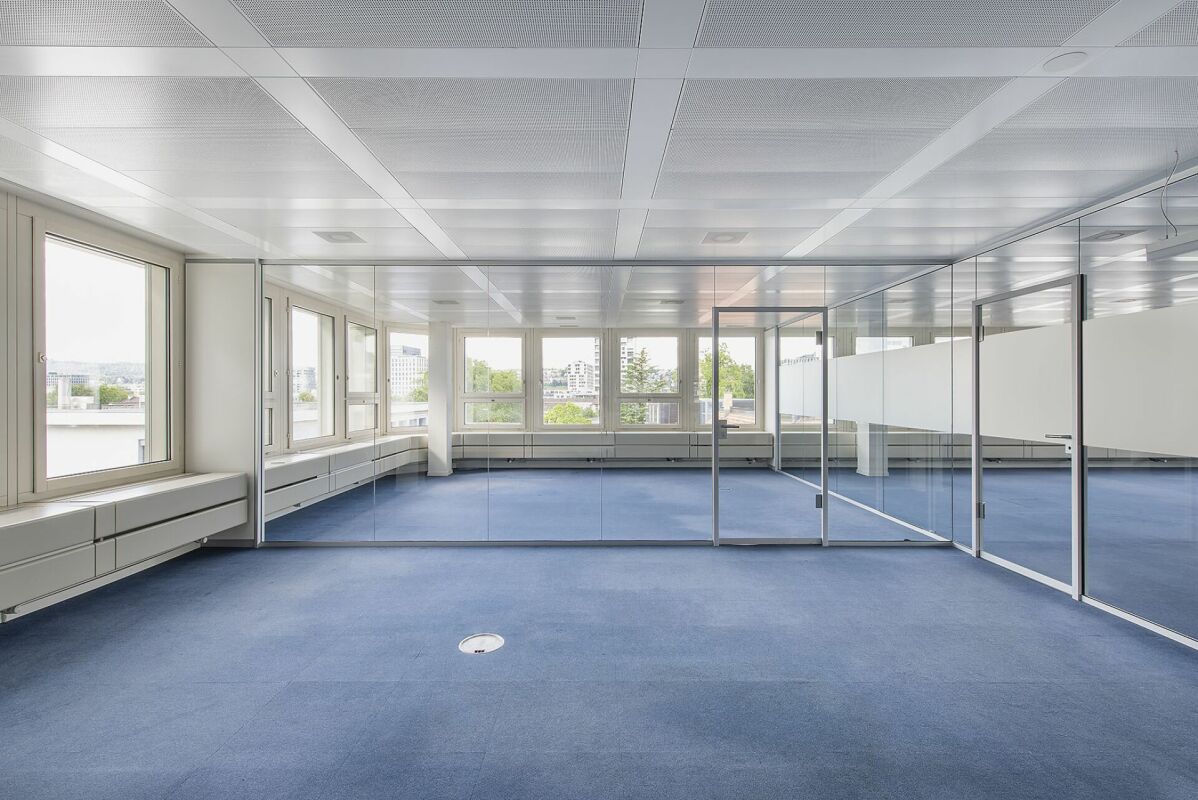 1206m² office