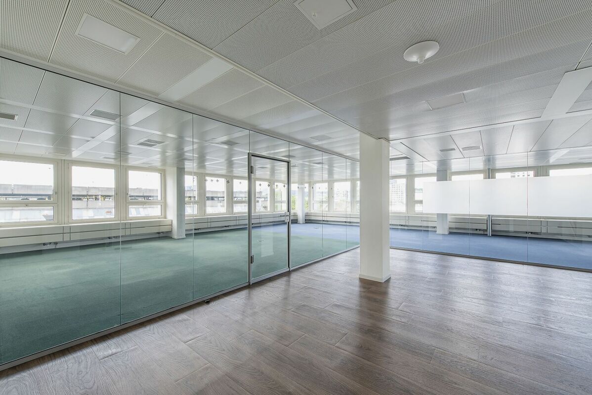 1206m² office